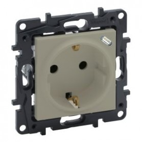 NL-STEP TOM. 2P+T / USB-C AREIA